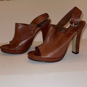 *LAST CHANCE*‼️ All leather peep toe mule